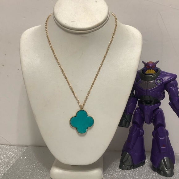 BLUE FLOWER NECKLACE HALF PRICE OFFER SALE - Picture 1 of 7